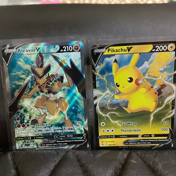 MC Pokmon cards set of 2-Kleavor HP 210 & Pikachu HP 200 ((purchase 3 - MC Pokmon cards set of 2-Kleavor HP 210 & Pikachu HP 200 ((purchase 3 -
